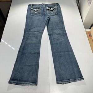 Almost‎ famous women’s size 13 boot cut jeans with back flap button pockets